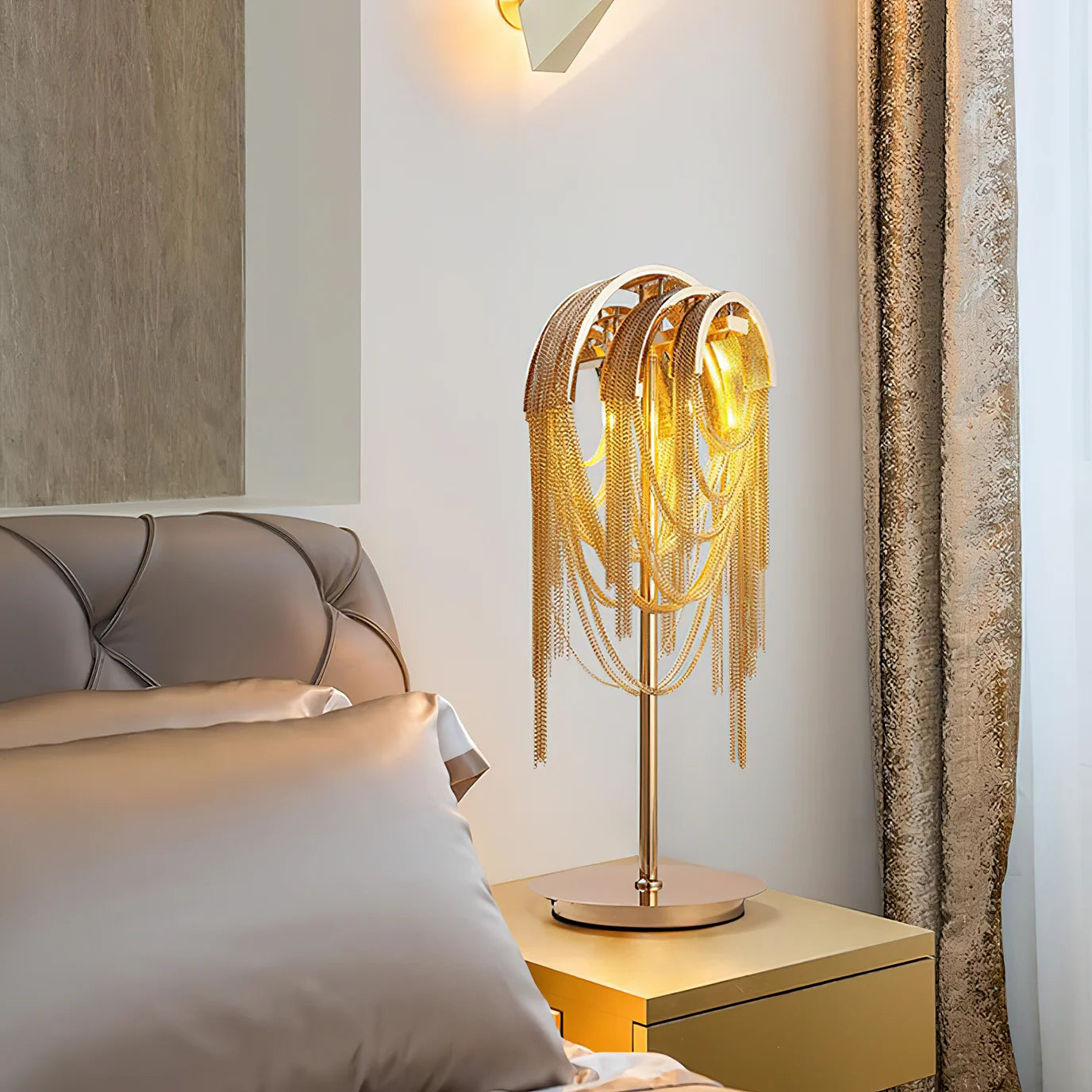 Chain Luxe Table Lamp