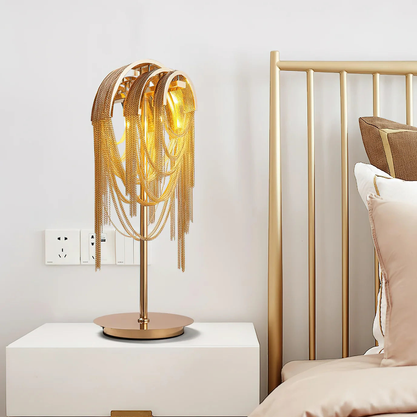 Chain Luxe Table Lamp